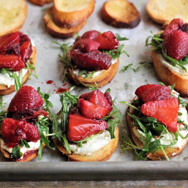 Balsamic Roasted Strawberry Crostini